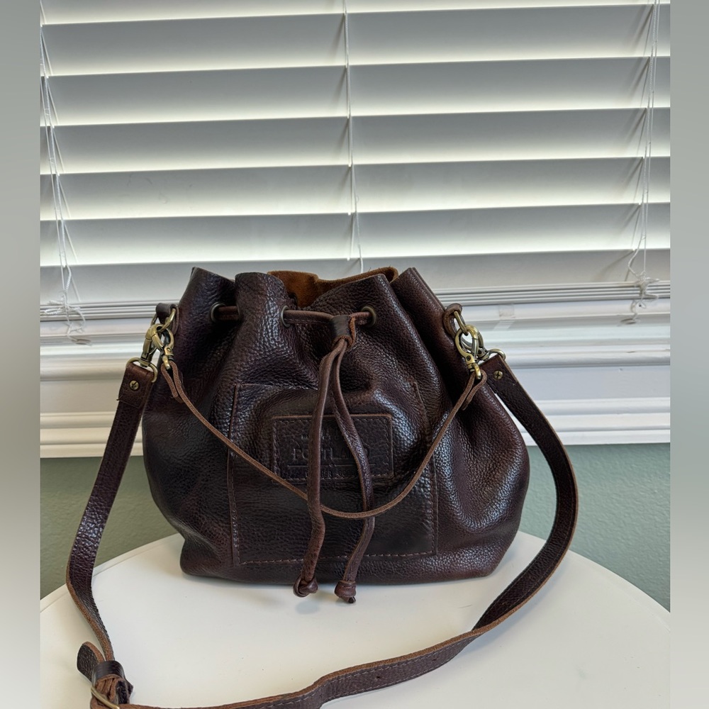 Portland leather goods large bucket tote